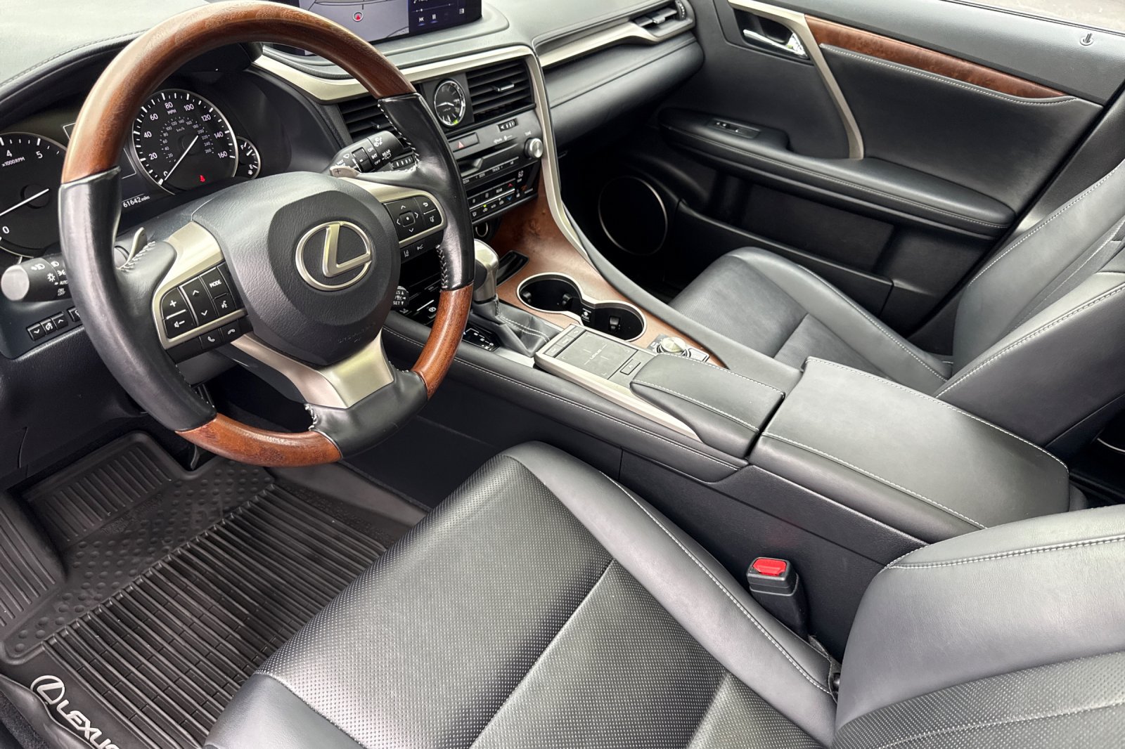 Used 2022 Lexus RX 350L Premium w/ Premium Package AWD/4WD image 10