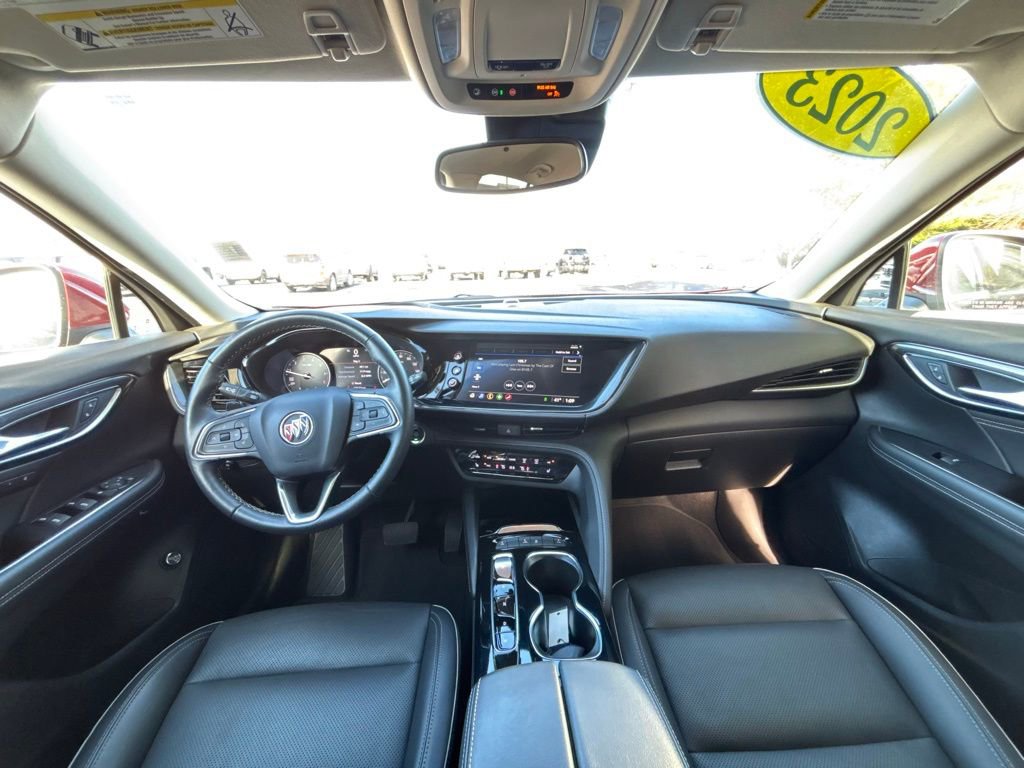Used 2023 Buick Envision Essence image 22