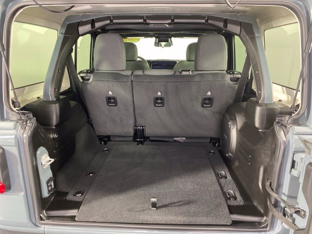 Used 2026 Jeep Wrangler Unlimited Sahara AWD/4WD image 34
