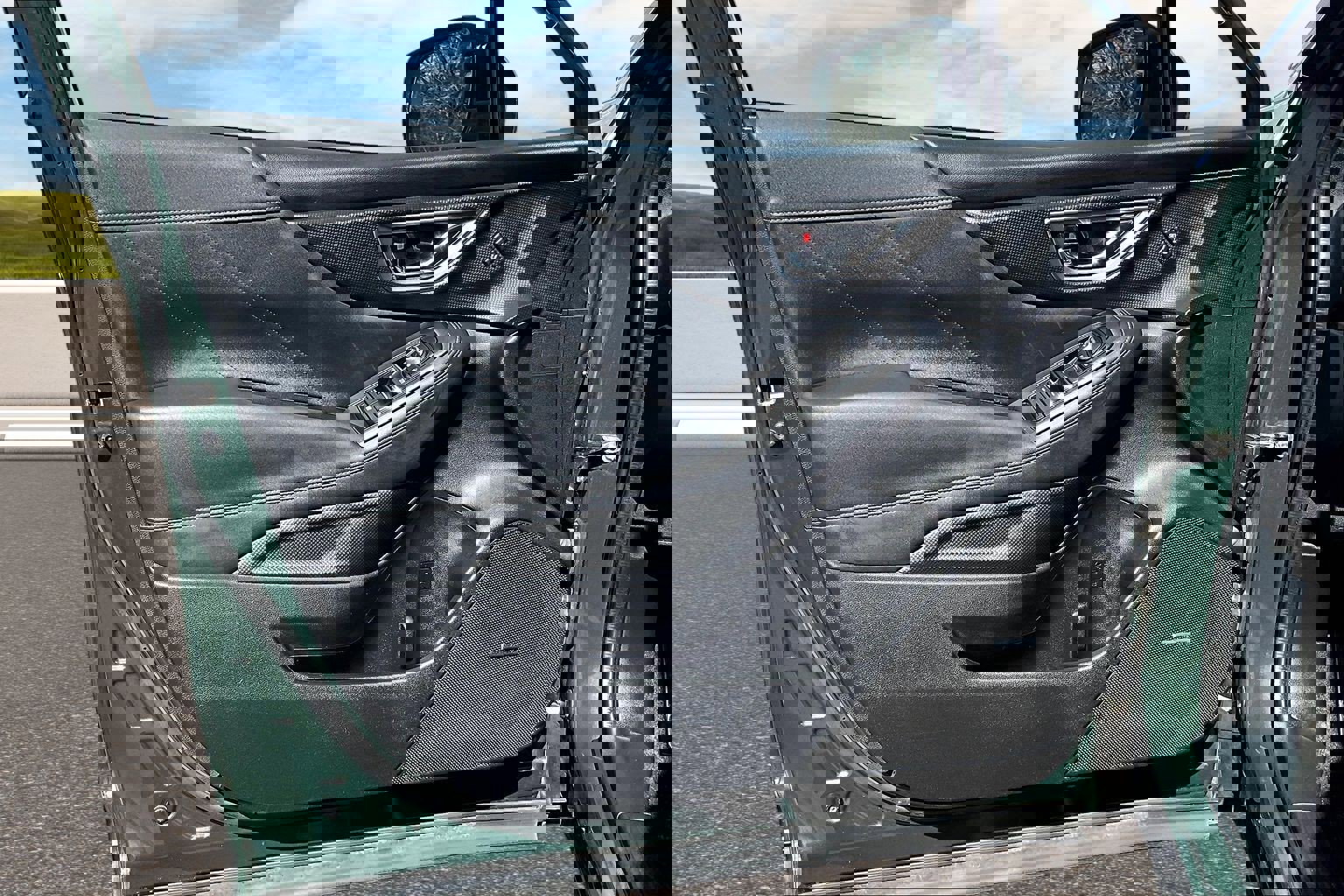 Used 2023 Subaru Forester Touring image 12