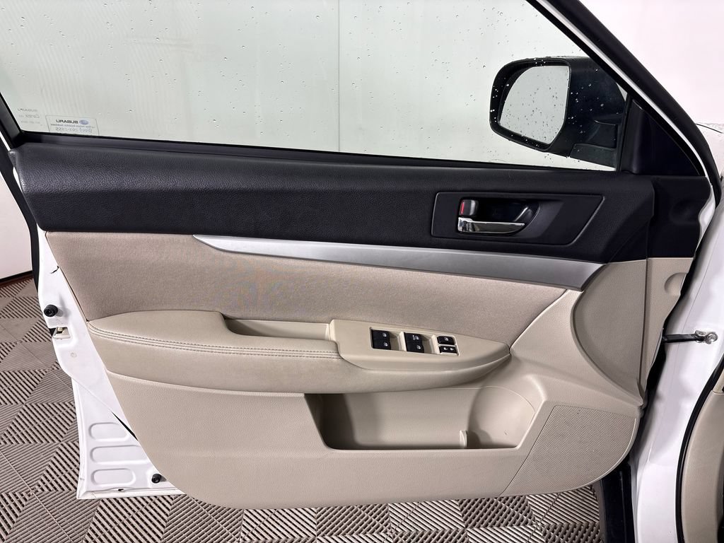 Used 2014 Subaru Outback 2.5i Premium AWD/4WD image 15