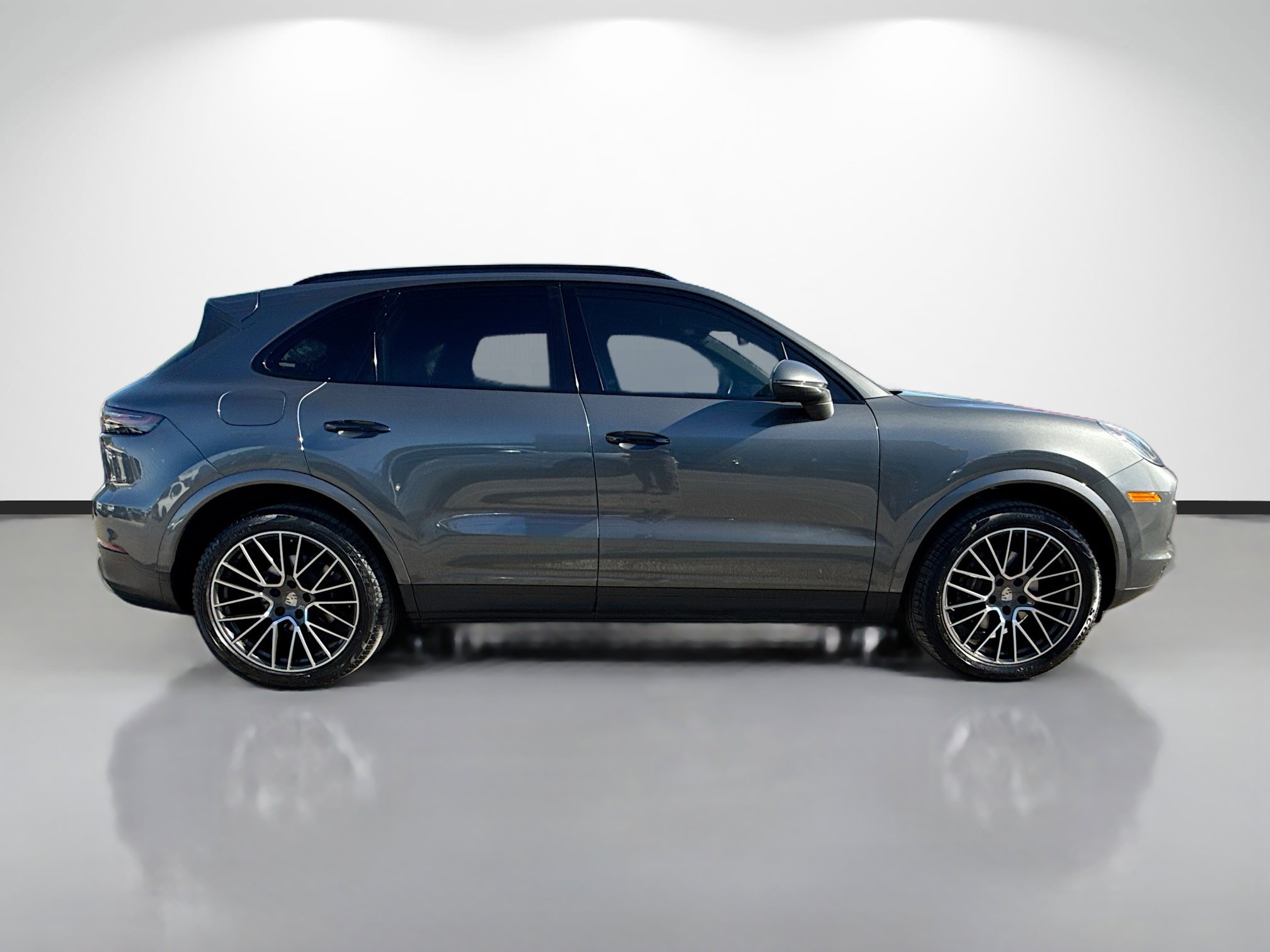 Used 2019 Porsche Cayenne AWD/4WD image 2