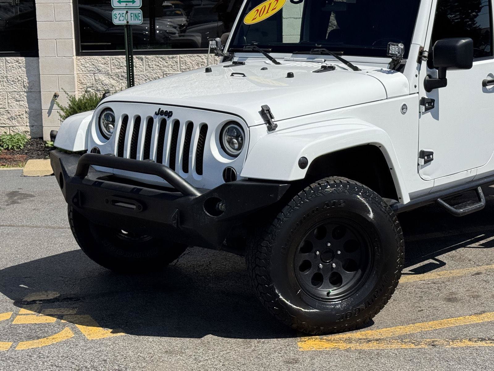 Used 2012 Jeep Wrangler Unlimited Sahara w/ Dual Top Group AWD/4WD image 5