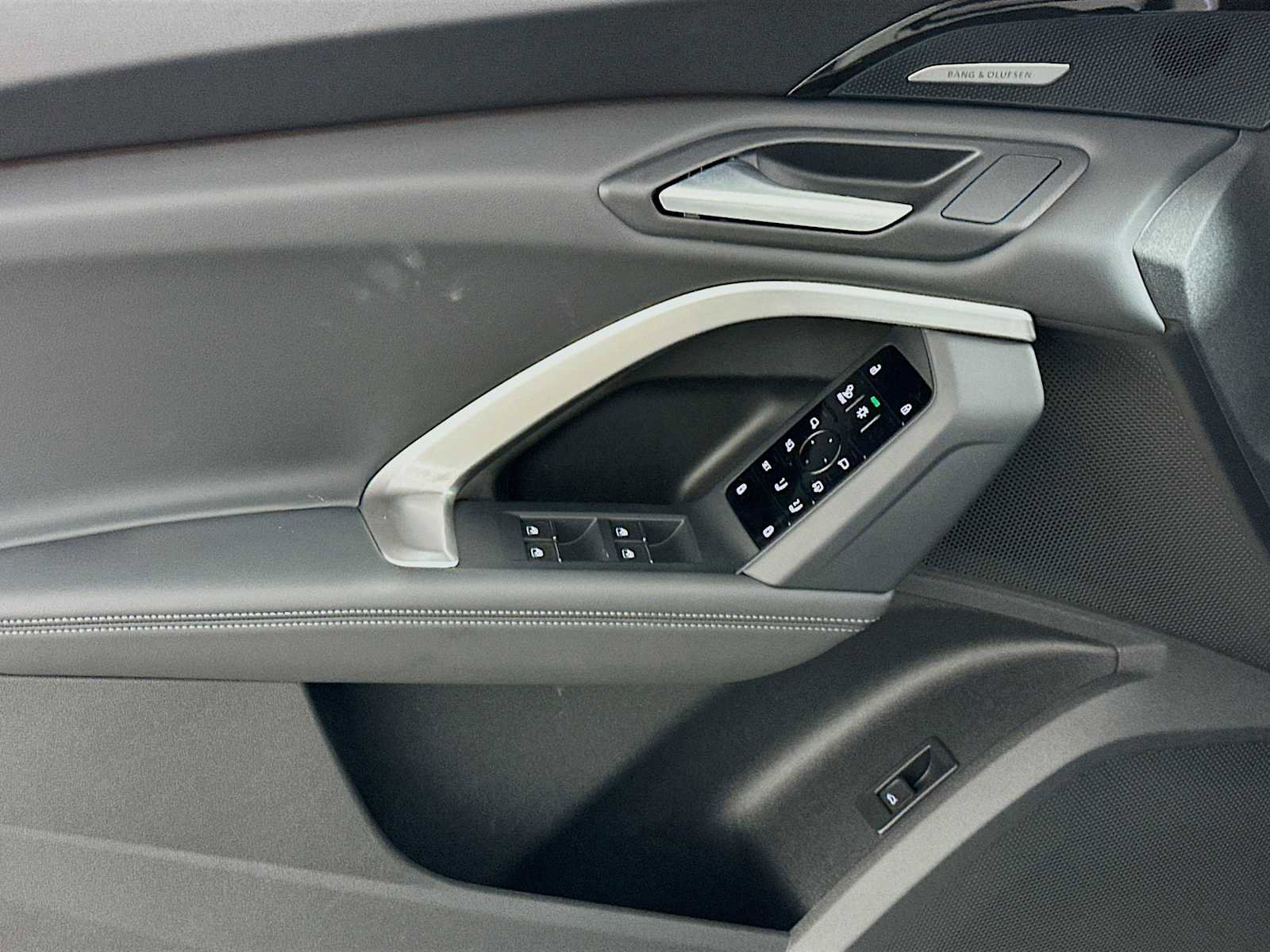 New 2025 Audi Q5 Premium Plus image 16