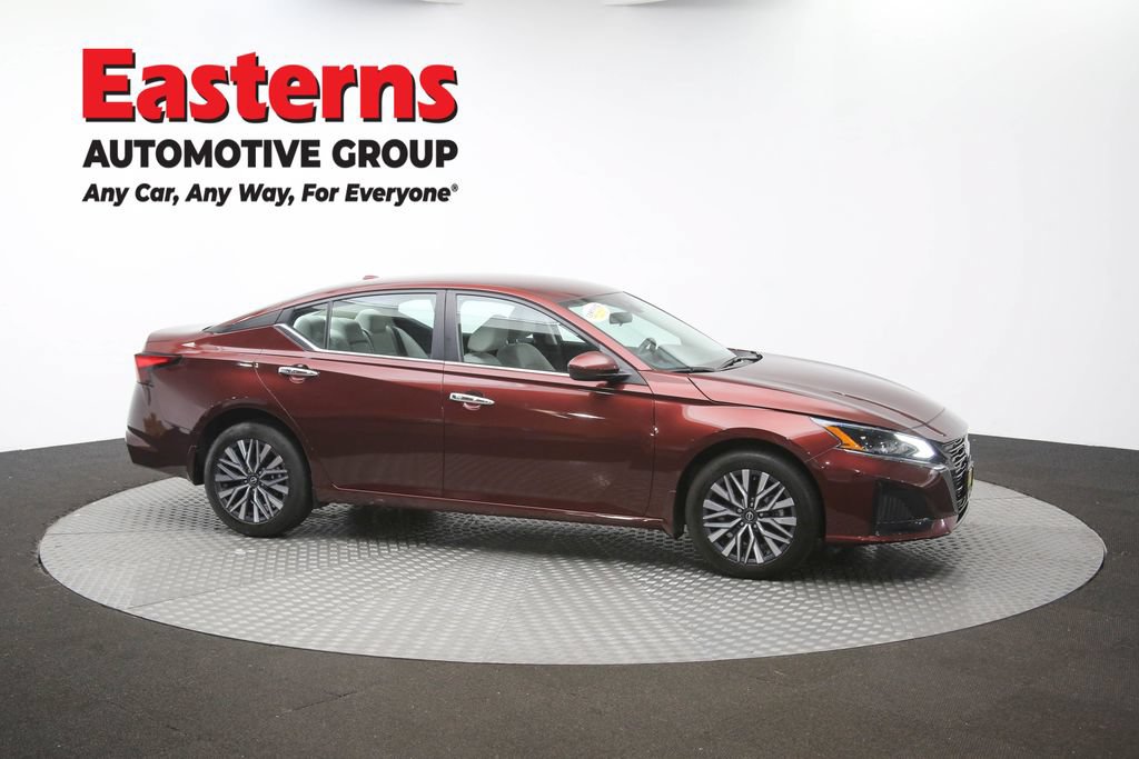Used 2023 Nissan Altima 2.5 SV AWD/4WD image 46