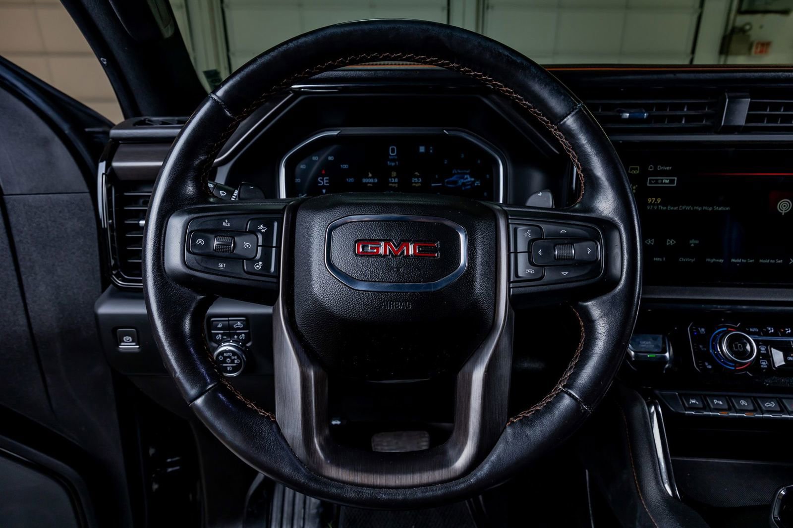 Used 2022 GMC Sierra 1500 AT4 w/ AT4 Premium Package AWD/4WD image 16
