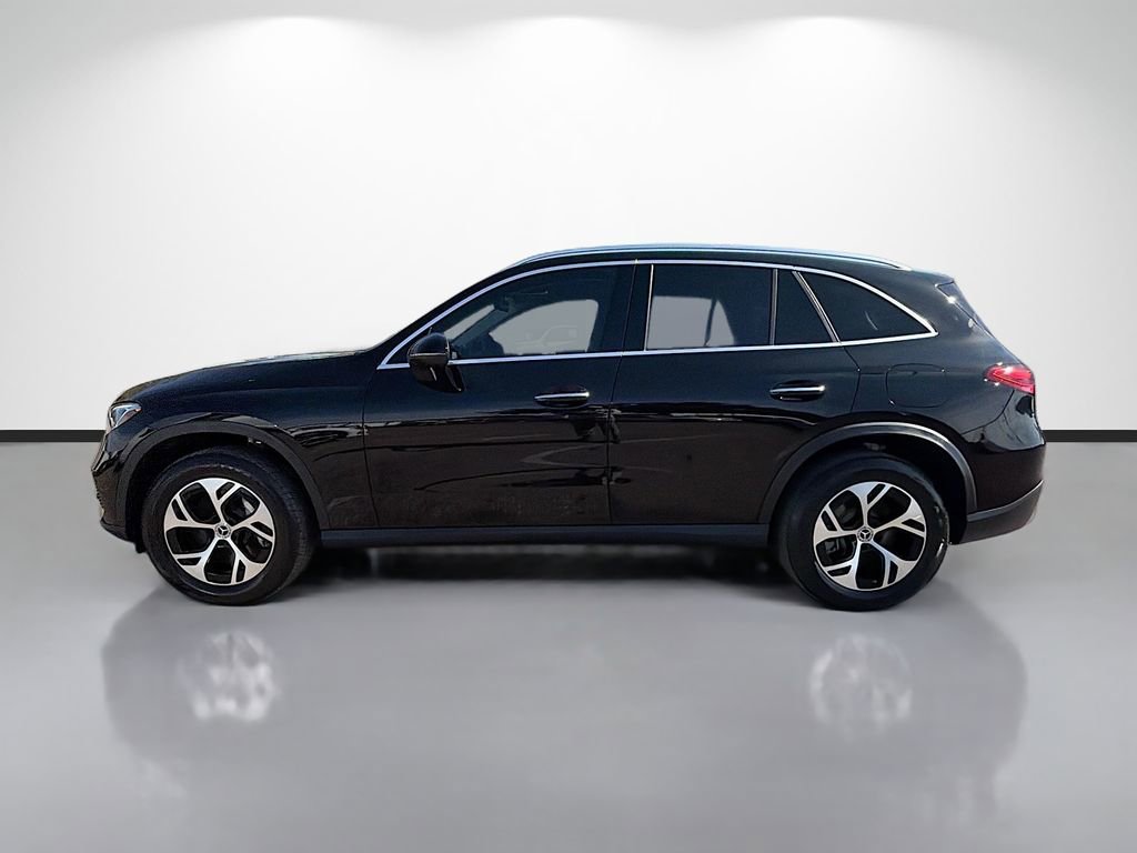 Used 2025 Mercedes-Benz GLC 350e 4MATIC image 6