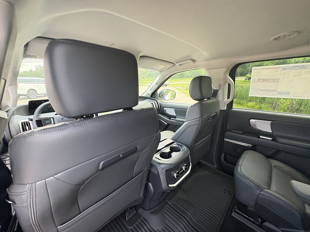 New 2026 Ford Expedition Active AWD/4WD image 19
