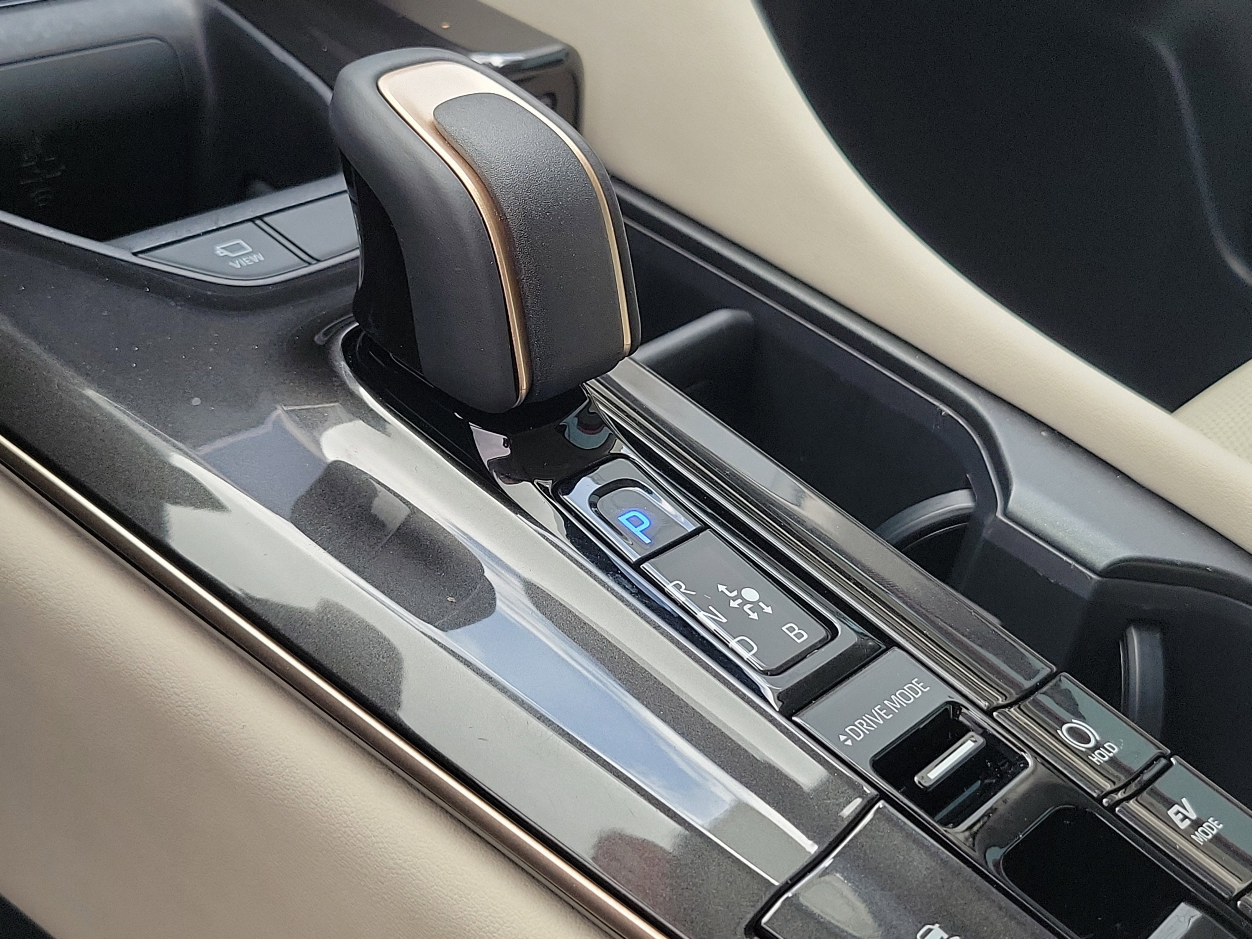 Certified 2025 Toyota Crown XLE w/ Advanced Technology Package image 31