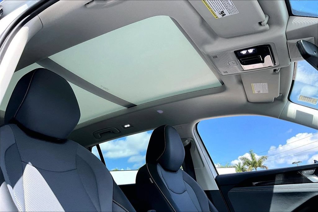Certified 2026 Volkswagen Tiguan SE w/ Panoramic Sunroof Package FWD image 22