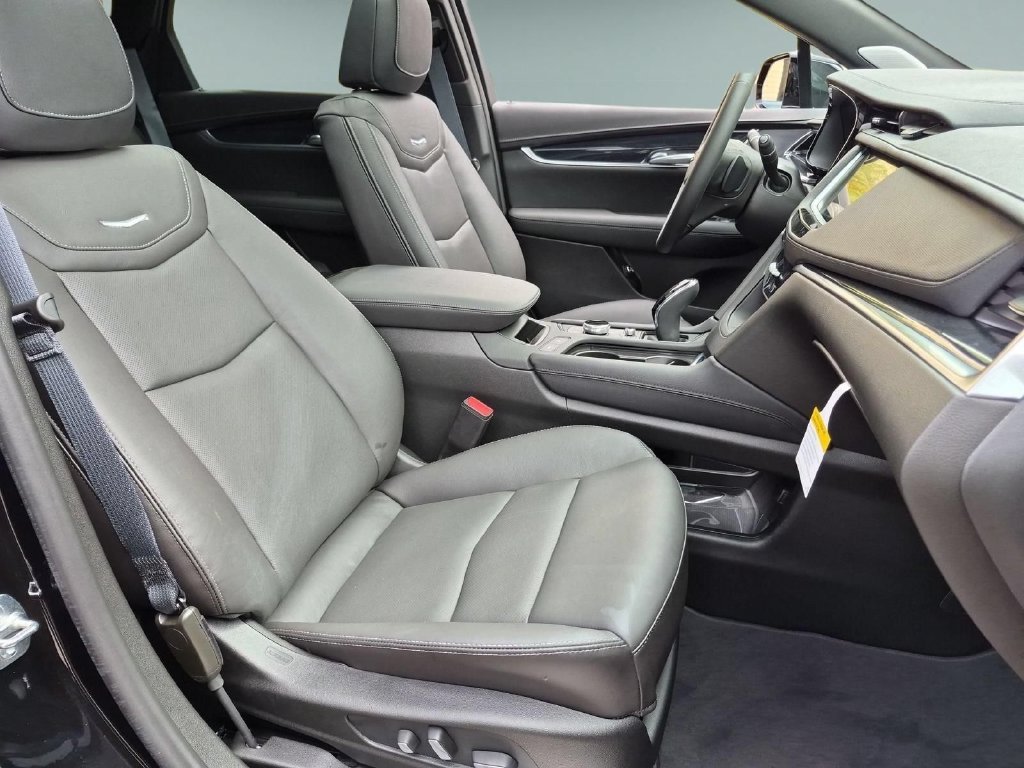 New 2026 Cadillac XT5 Premium Luxury w/ Driver Assist Package AWD/4WD image 28