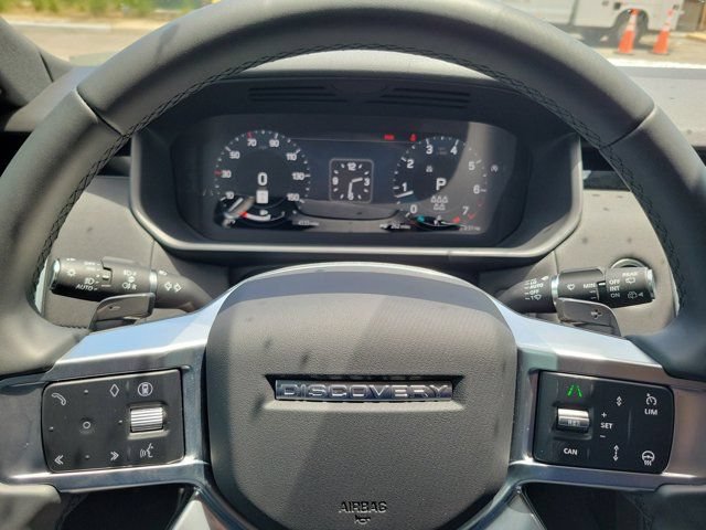 Used 2025 Land Rover Discovery S AWD/4WD image 25