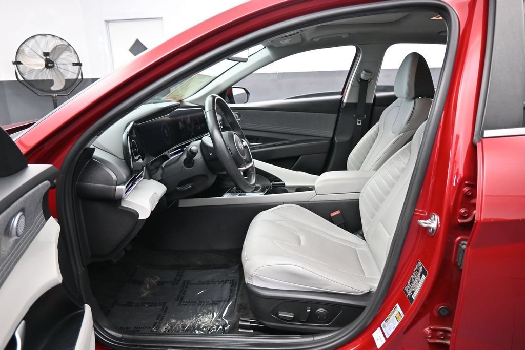 Used 2024 Hyundai Elantra Limited FWD image 11