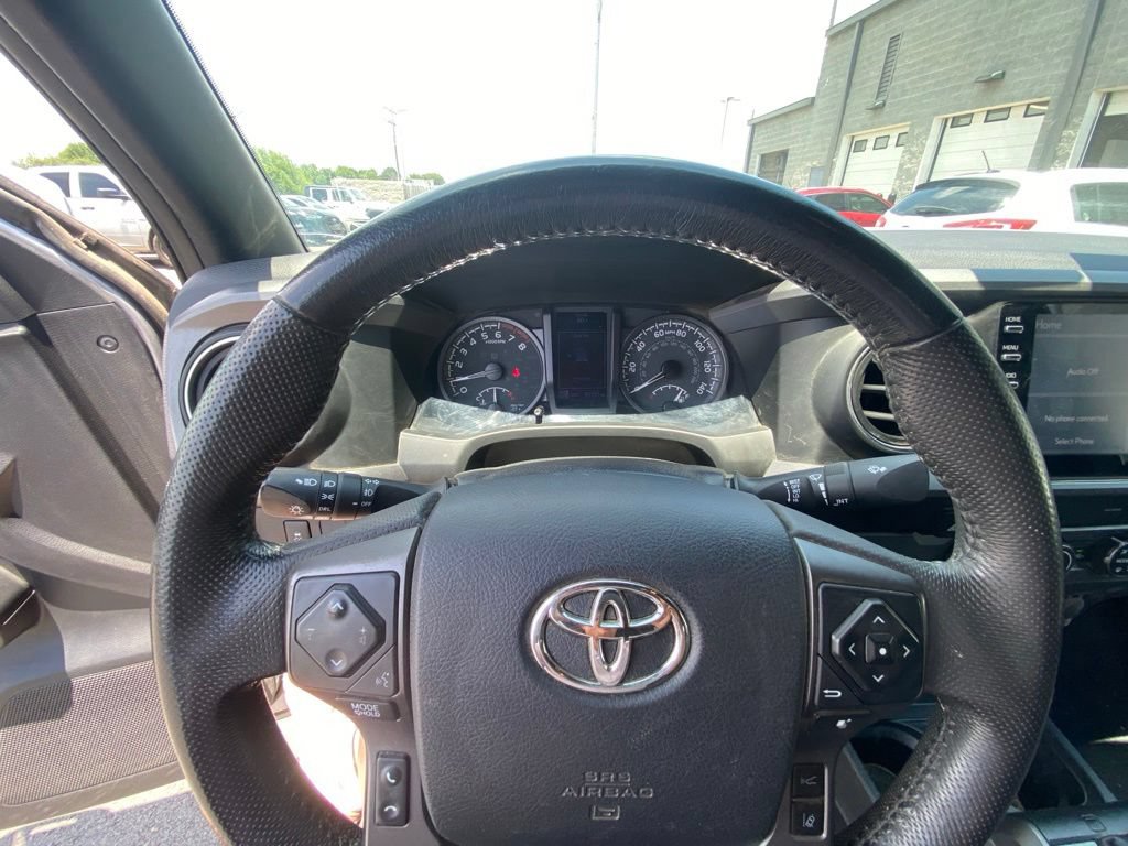 Used 2020 Toyota Tacoma TRD Off-Road w/ Technology Package RWD image 13