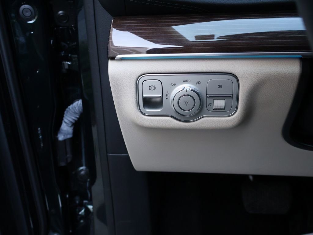 Certified 2021 Mercedes-Benz GLS 450 4MATIC image 38