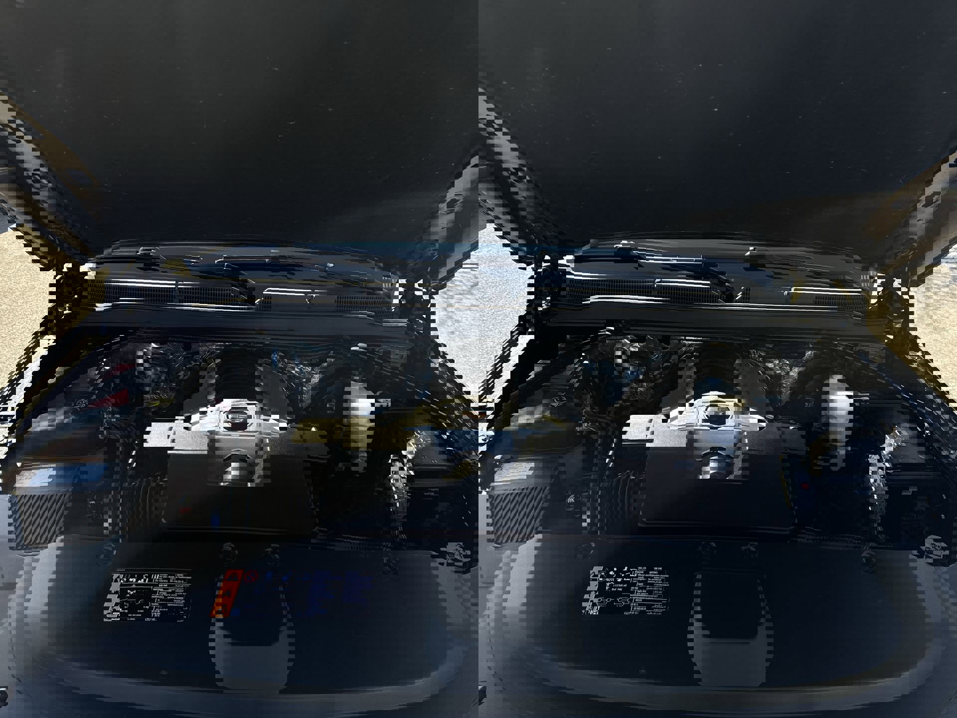 Used 2017 Cadillac Escalade Platinum image 31