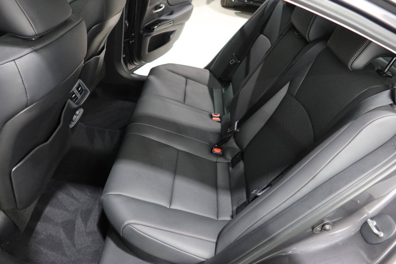 Used 2025 Lexus ES 300h F Sport w/ Accessory Package (Z2) FWD image 17