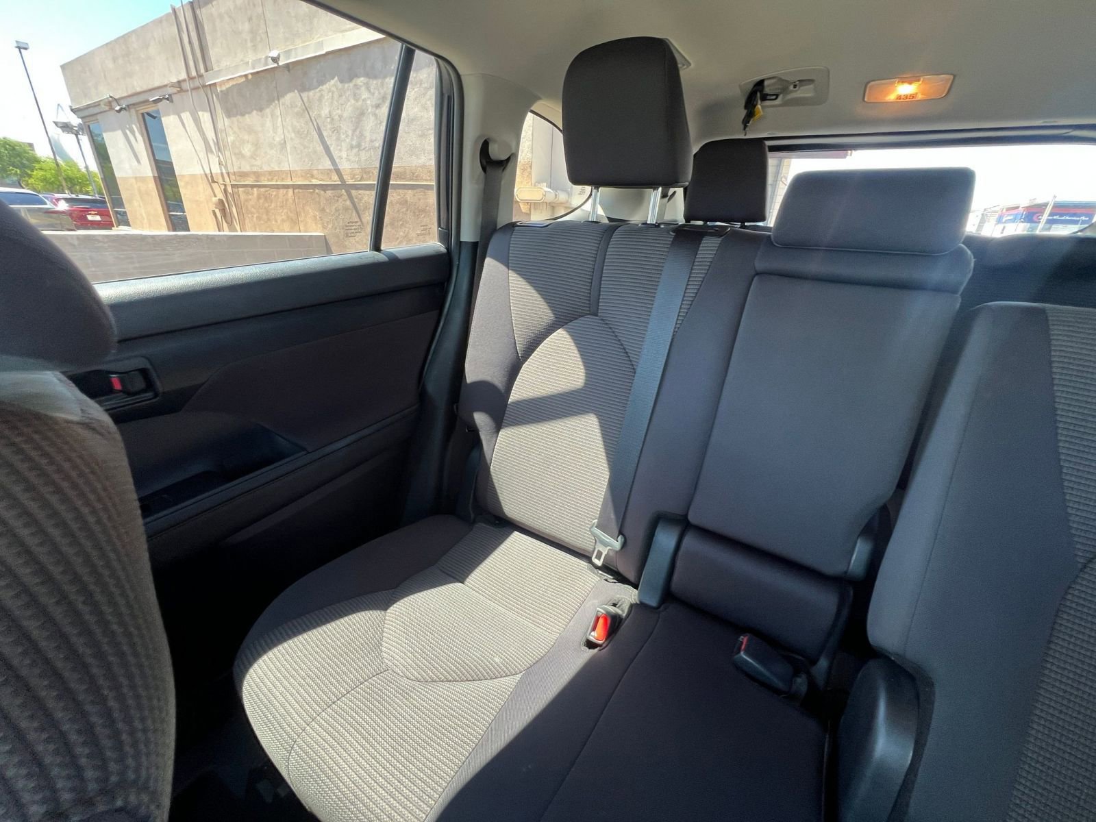 Used 2025 Toyota Highlander LE image 41