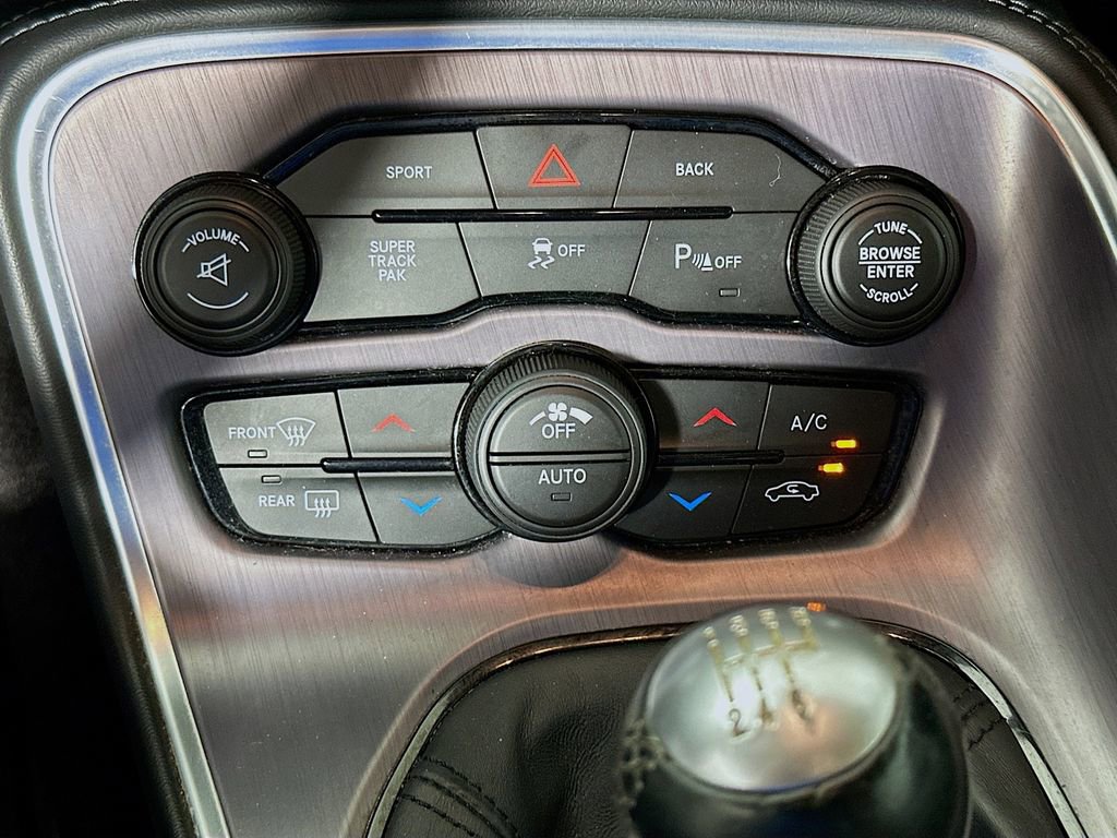 Used 2016 Dodge Challenger R/T RWD image 19