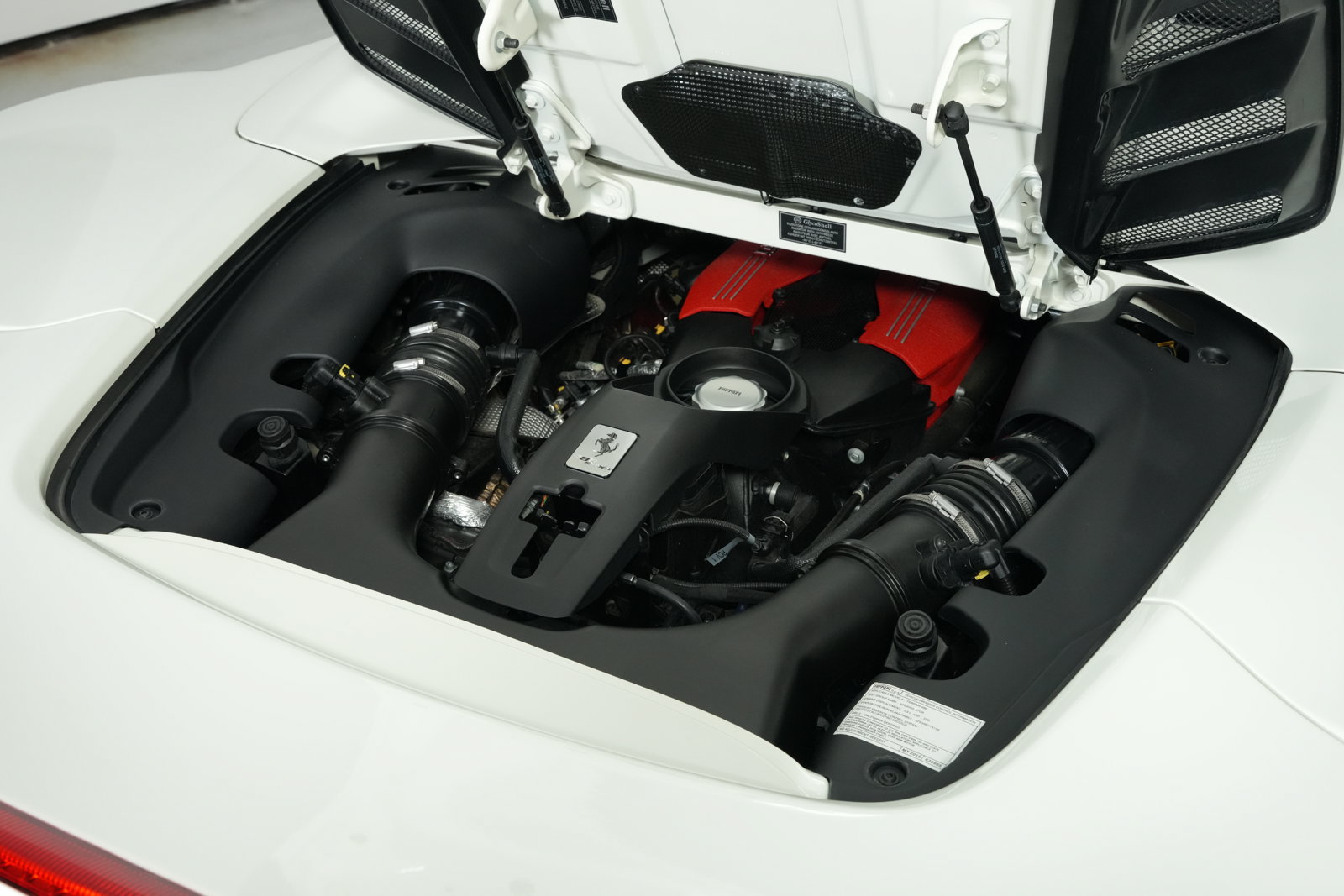 Used 2019 Ferrari 488 Spider RWD image 14