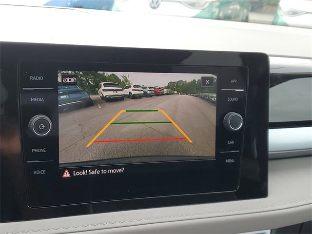 New 2025 Volkswagen Taos SE image 29