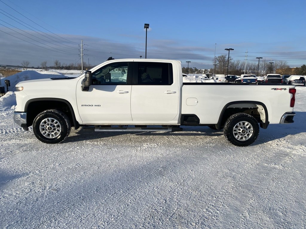Used 2025 Chevrolet Silverado 2500 LT w/ Convenience Package image 4