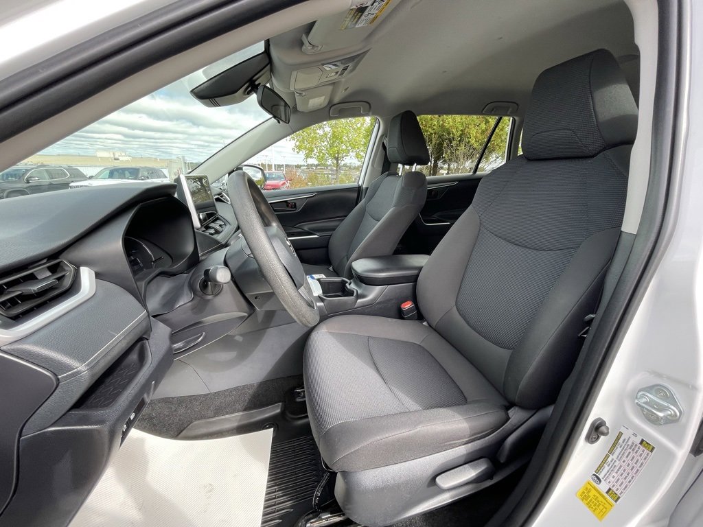 Used 2024 Toyota RAV4 LE image 22