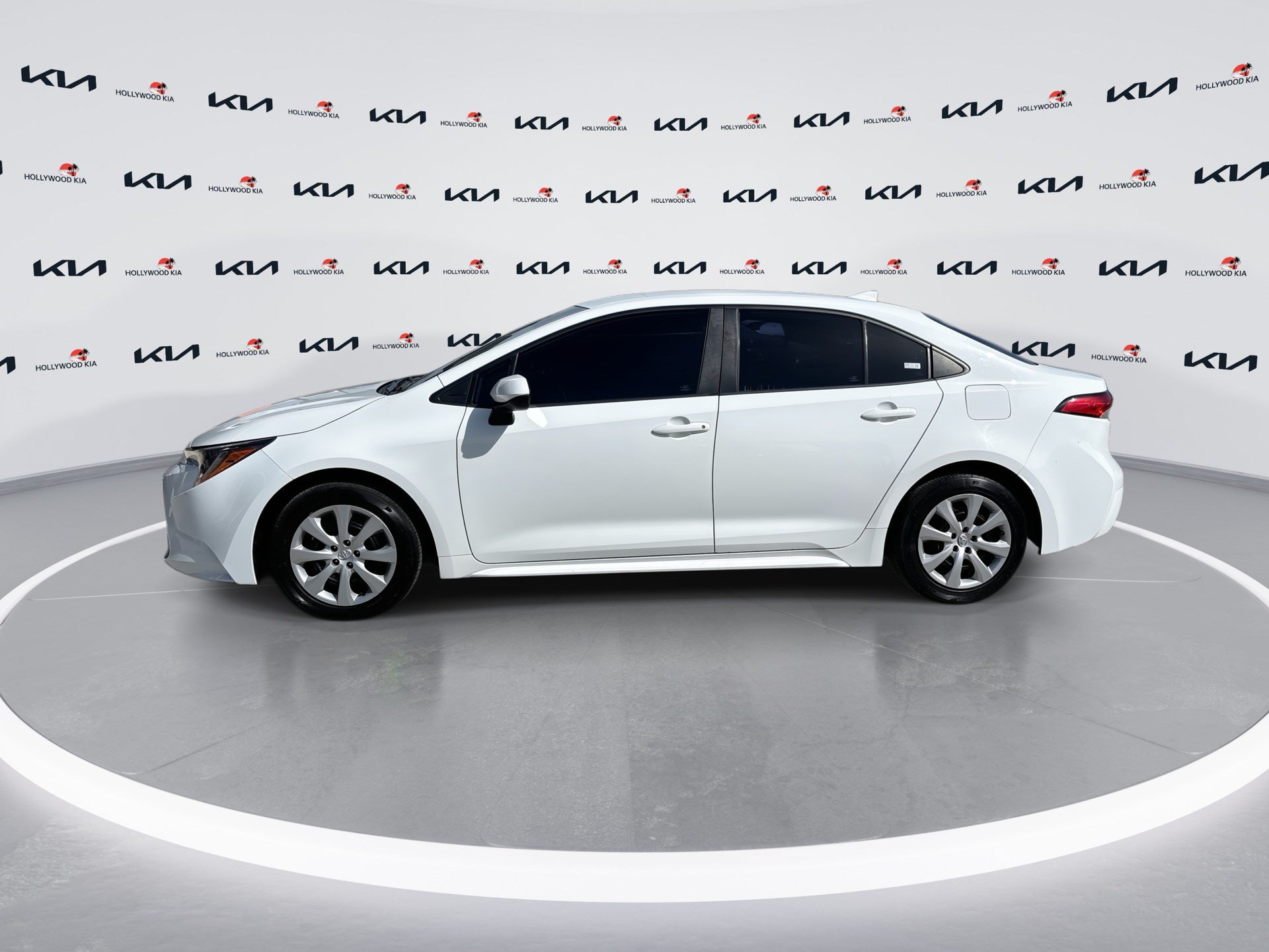 Used 2022 Toyota Corolla LE FWD image 5