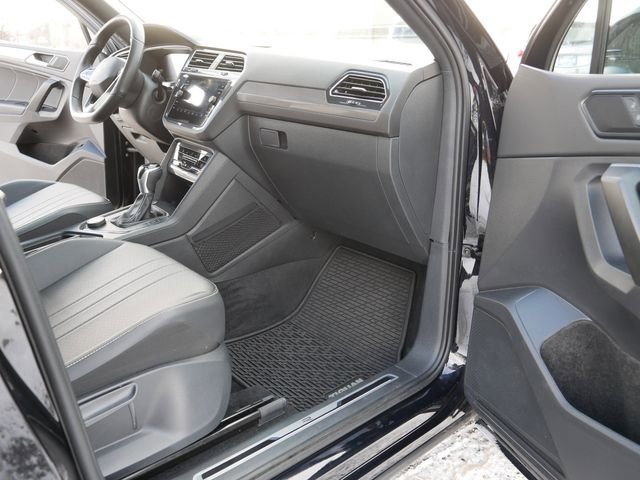 Certified 2024 Volkswagen Tiguan SE R-Line image 20