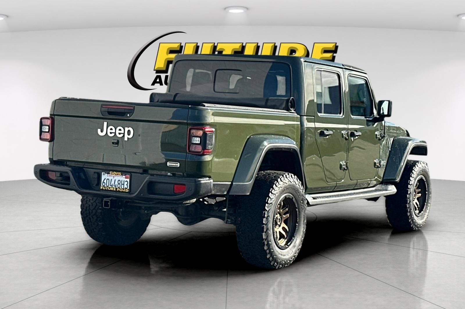 Used 2021 Jeep Gladiator Overland w/ Popular Equipment Package image 3
