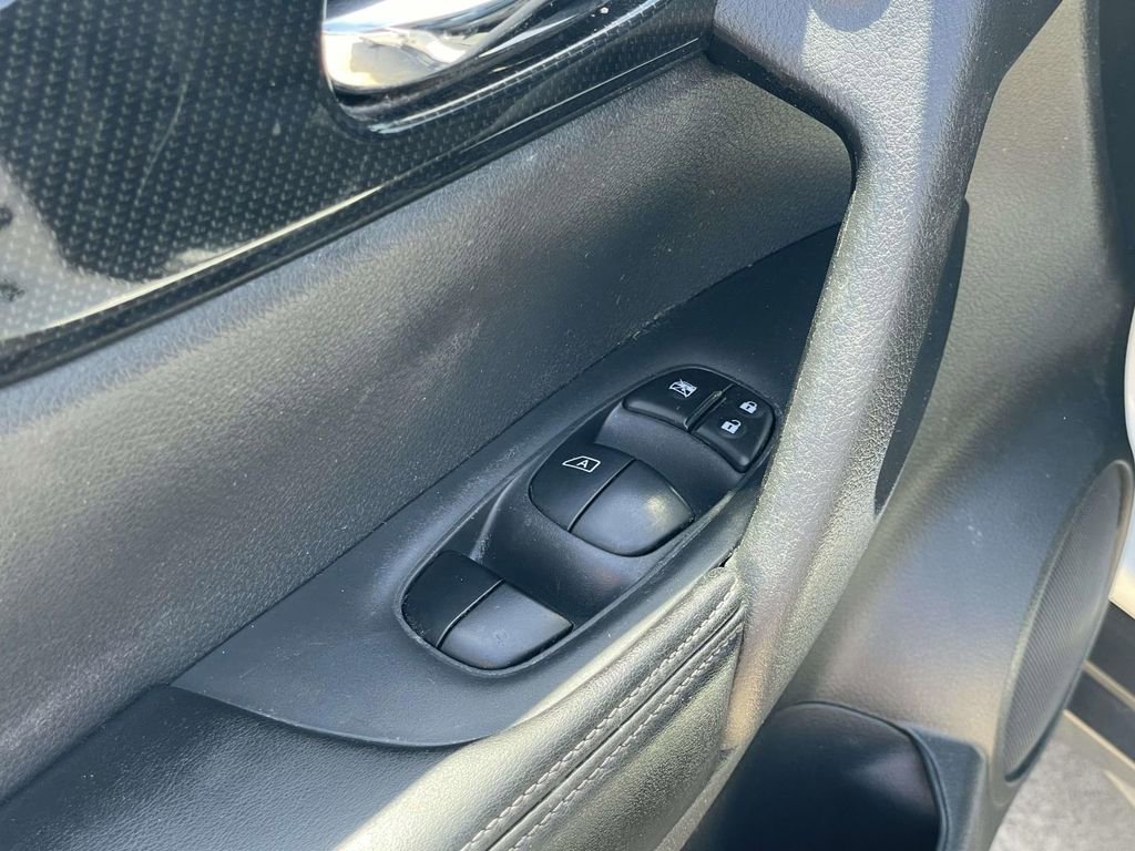 Used 2018 Nissan Rogue SL w/ Premium Package FWD image 18