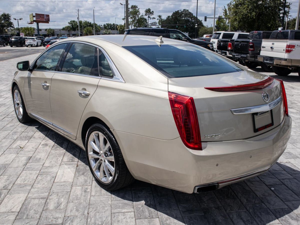 Used 2013 Cadillac XTS Premium FWD image 5