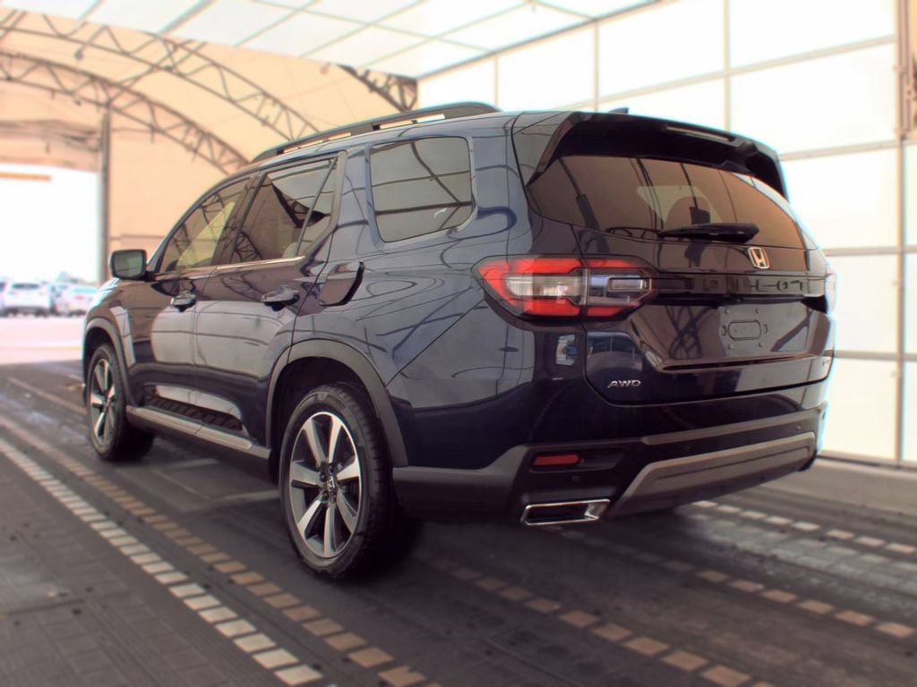 Used 2023 Honda Pilot Elite image 4