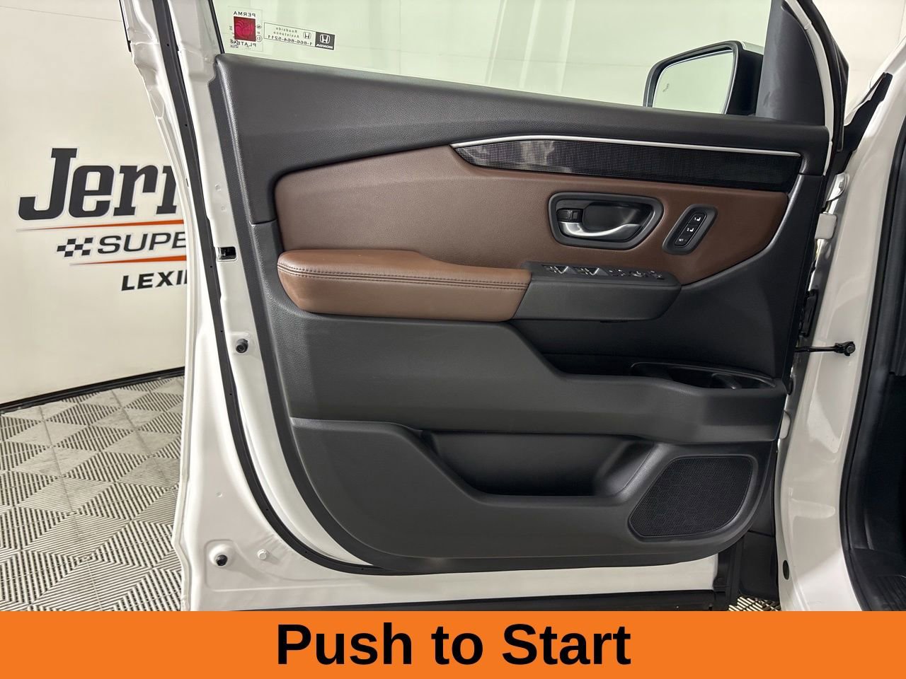 Used 2025 Honda Pilot Elite image 9