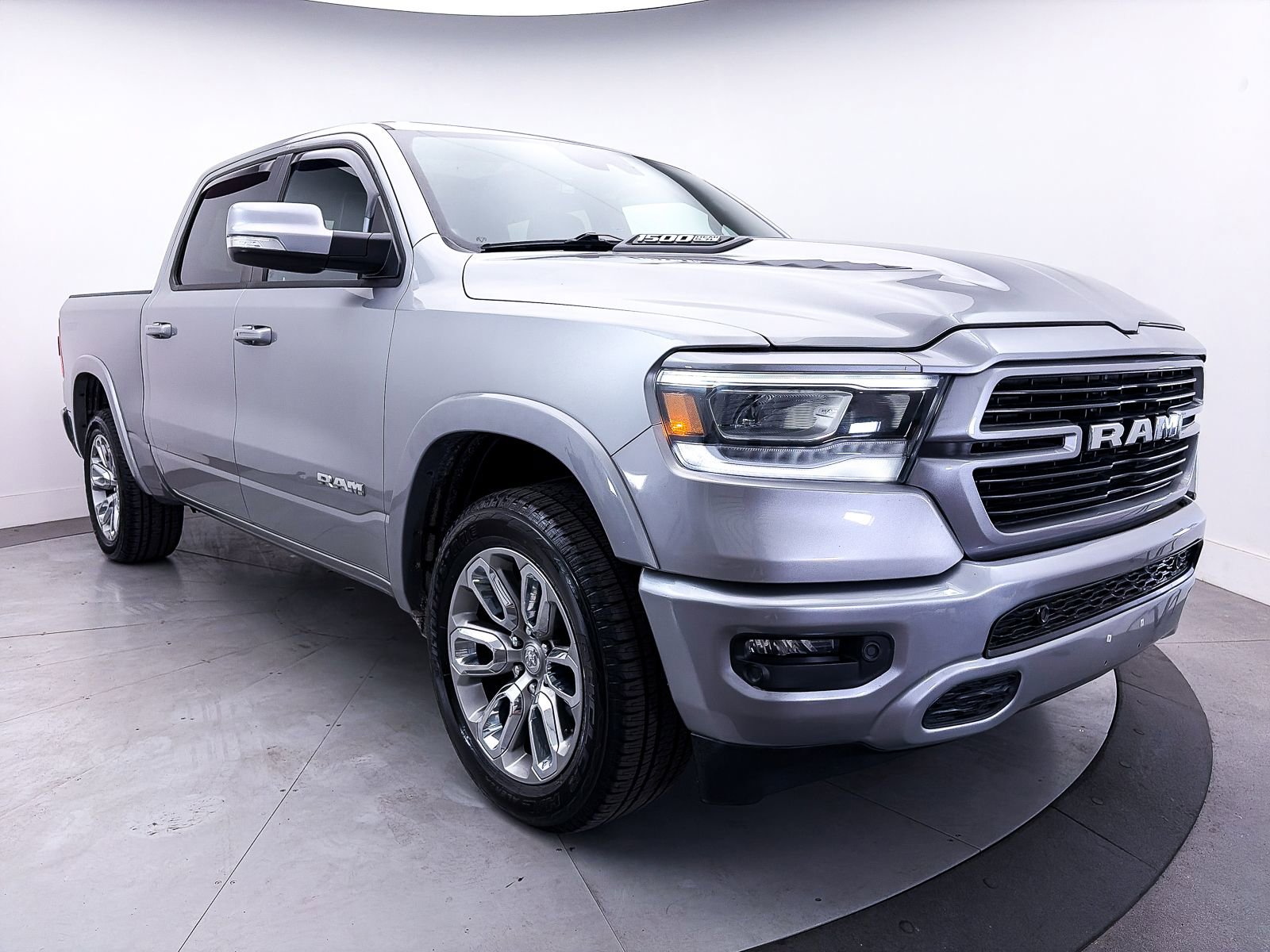 Used 2022 RAM 1500 Laramie w/ Sport Appearance Package AWD/4WD image 11