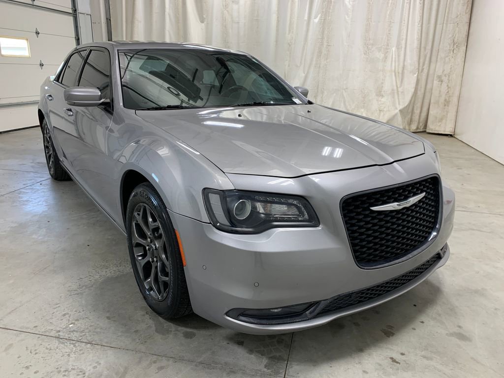 Used 2018 Chrysler 300 S w/ 300S Premium Group image 2