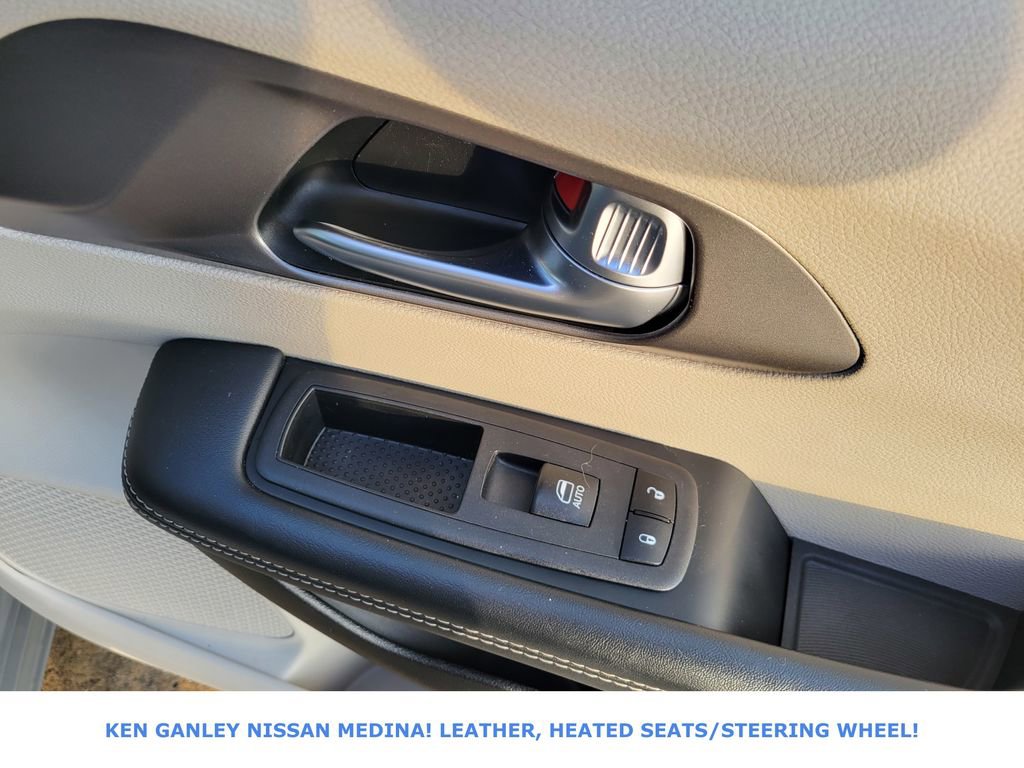 Used 2023 Chrysler Pacifica Touring-L image 51