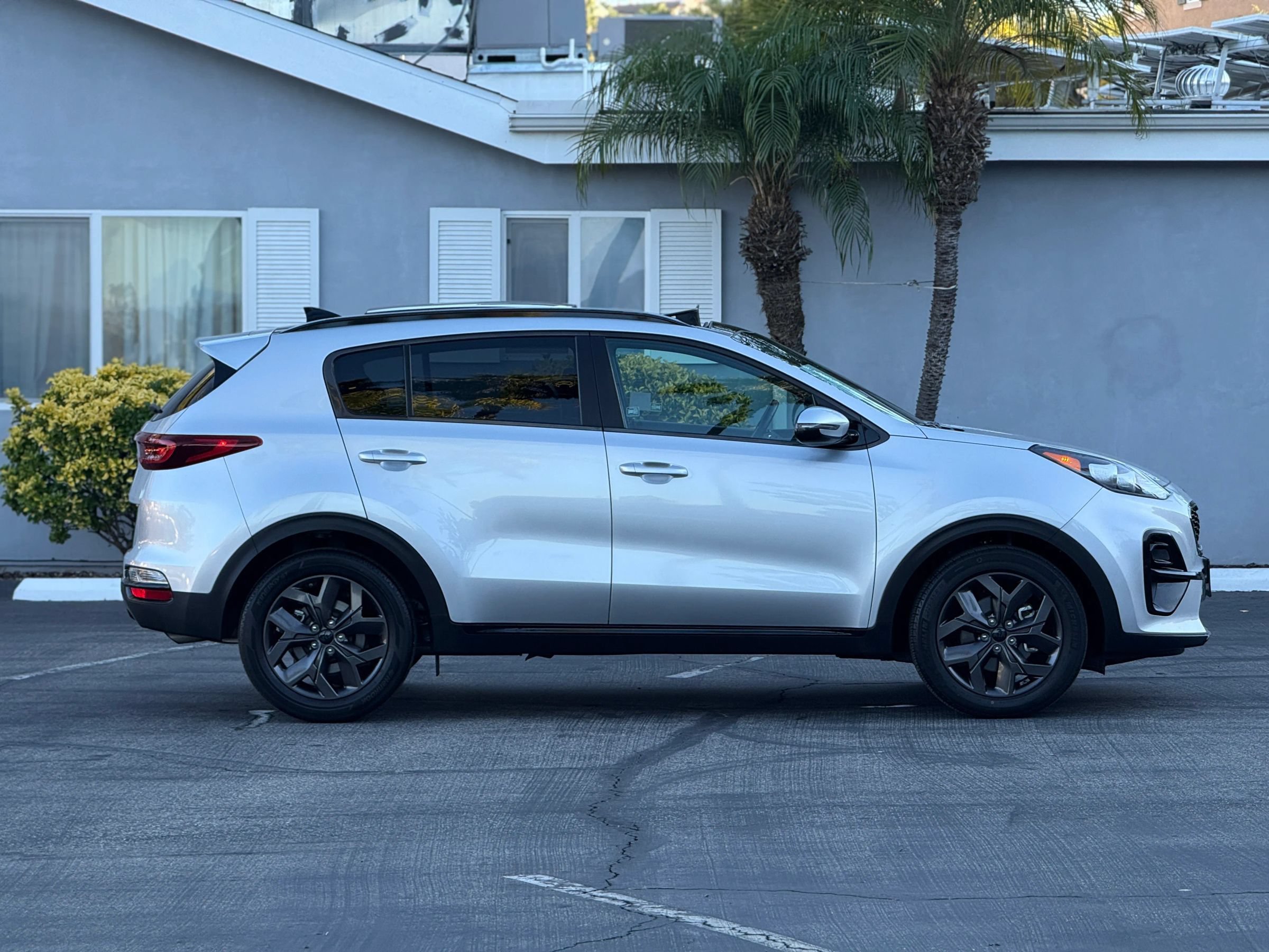 Used 2022 Kia Sportage Nightfall Edition FWD image 7