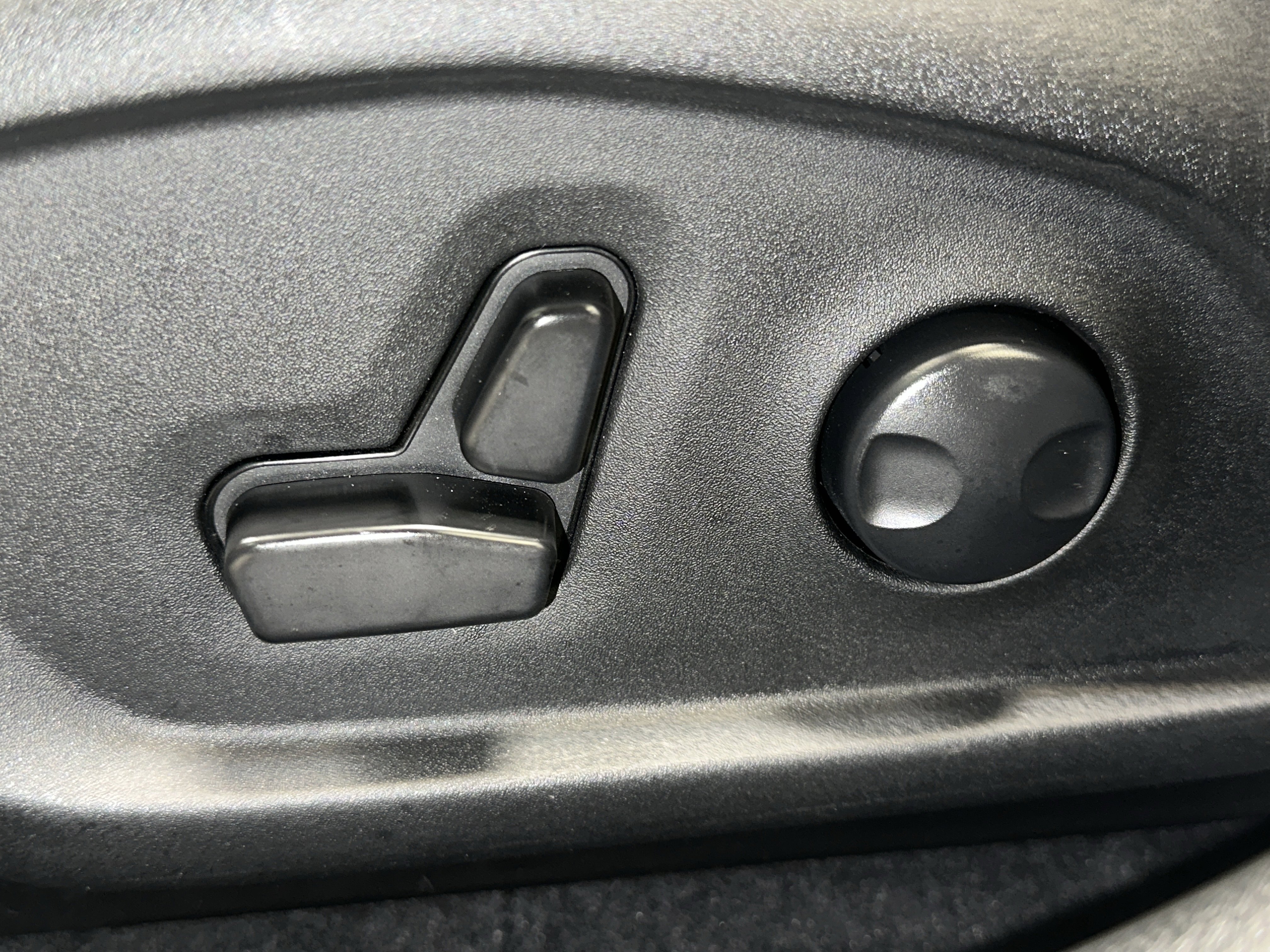 Used 2023 Jeep Compass Limited w/ Sun and Sound Group image 23