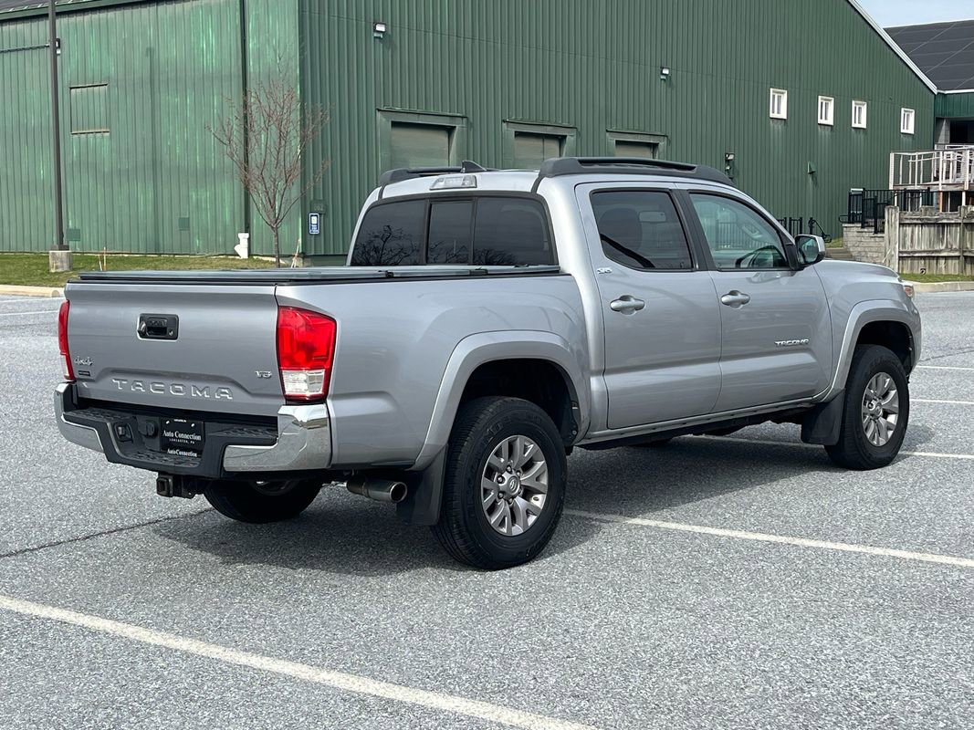 Used 2016 Toyota Tacoma SR5 w/ SR5 Appearance Package (SN) AWD/4WD image 8