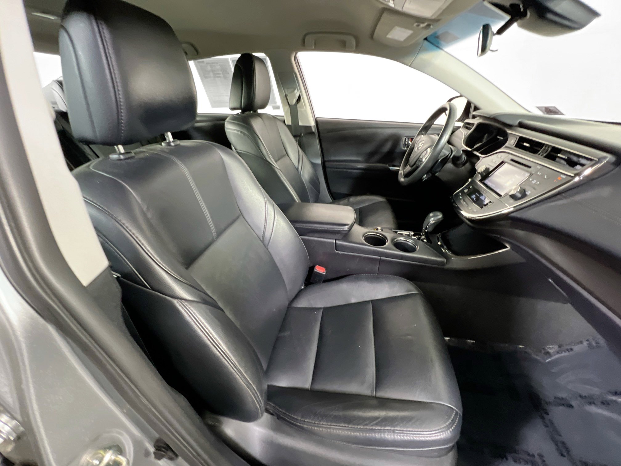 Used 2017 Toyota Avalon XLE image 26