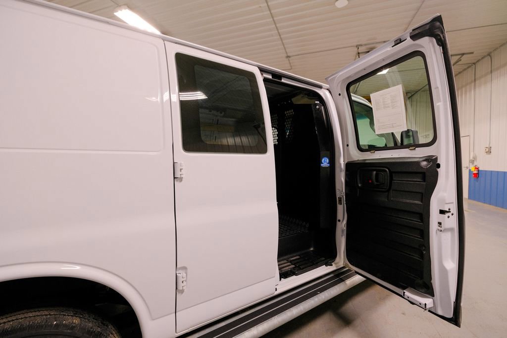 Used 2024 GMC Savana 2500 w/ Driver Convenience Package image 19