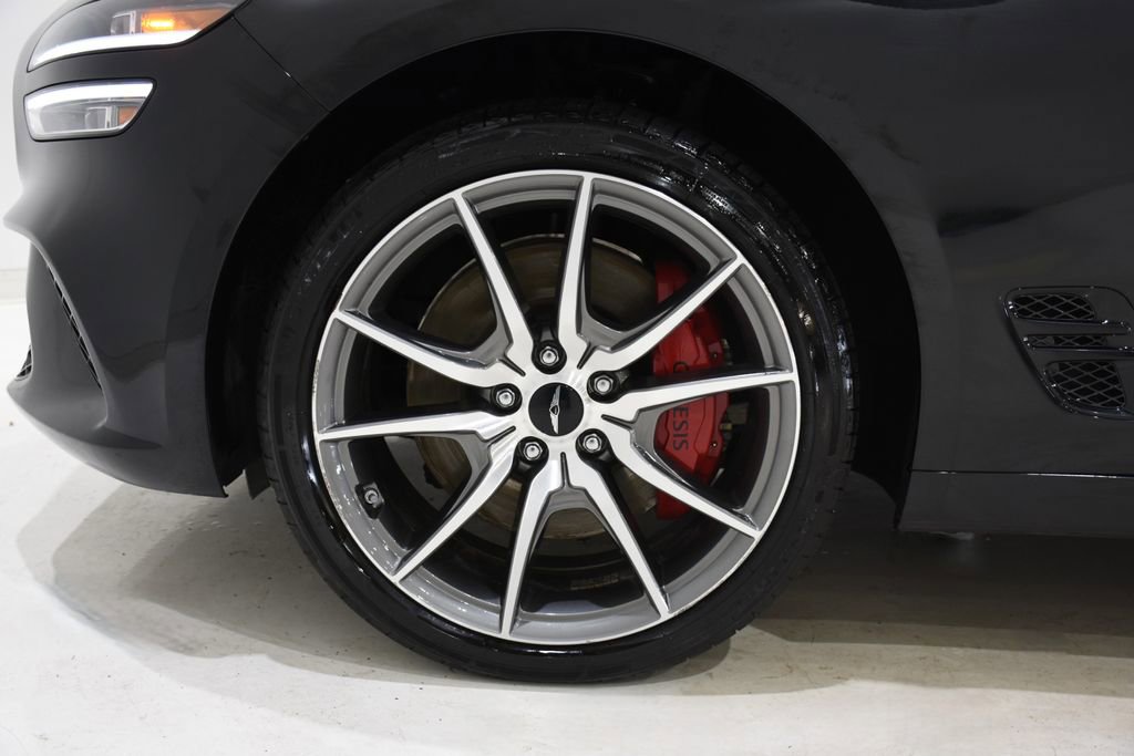 Used 2025 Genesis G70 2.5T image 6