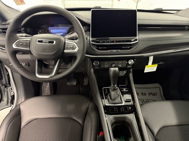 New 2026 Jeep Compass Latitude image 17