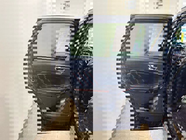 Used 2020 Ford Edge ST-Line image 8