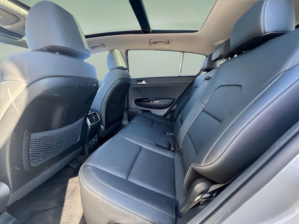 Used 2022 Kia Sportage EX w/ EX Technology Package image 23