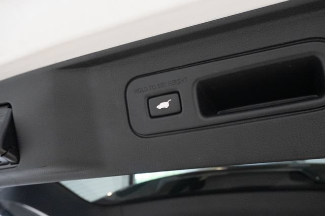 Used 2025 Honda Pilot Elite image 13