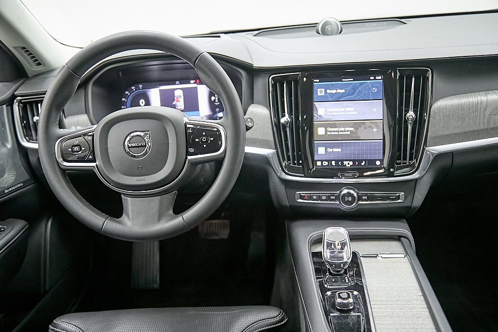 Certified 2024 Volvo V90 B6 Cross Country Ultimate image 28