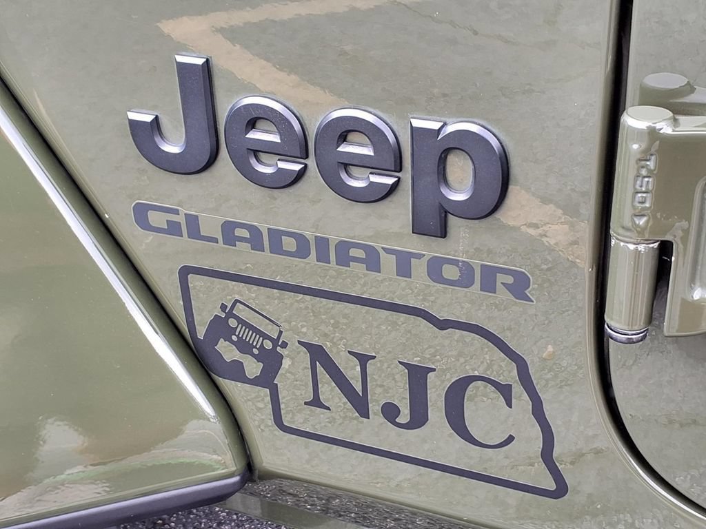 Used 2022 Jeep Gladiator Sport AWD/4WD image 30