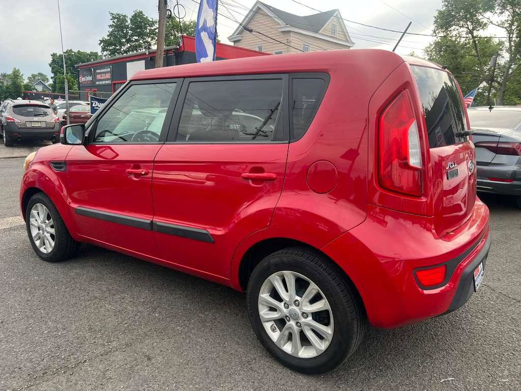 Used 2012 Kia Soul + FWD image 7